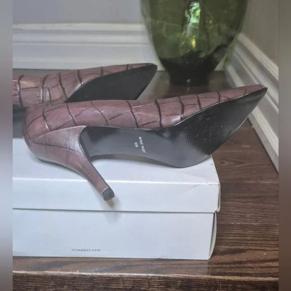 Nine West Women's Brown Croc-Embossed Heels - Picture 9 of 13